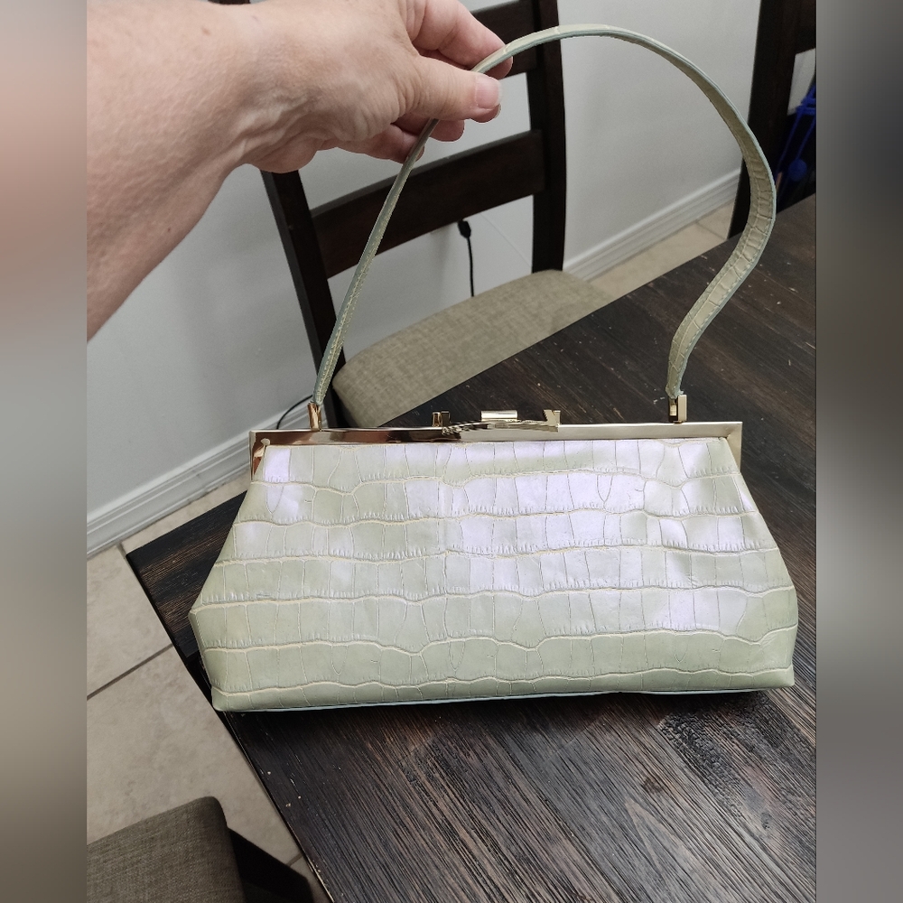 Enzo Angiolini NWOT Elegant Crocodile-Embossed Italian Leather Handbag